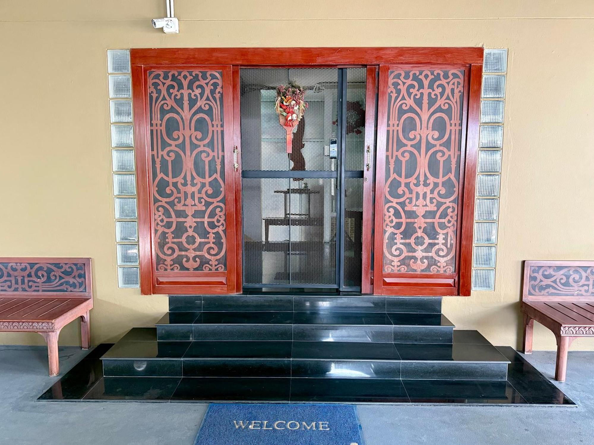 Samsen Suites Spacious 2Br Contemporary Thai Style Bangkok Exterior foto