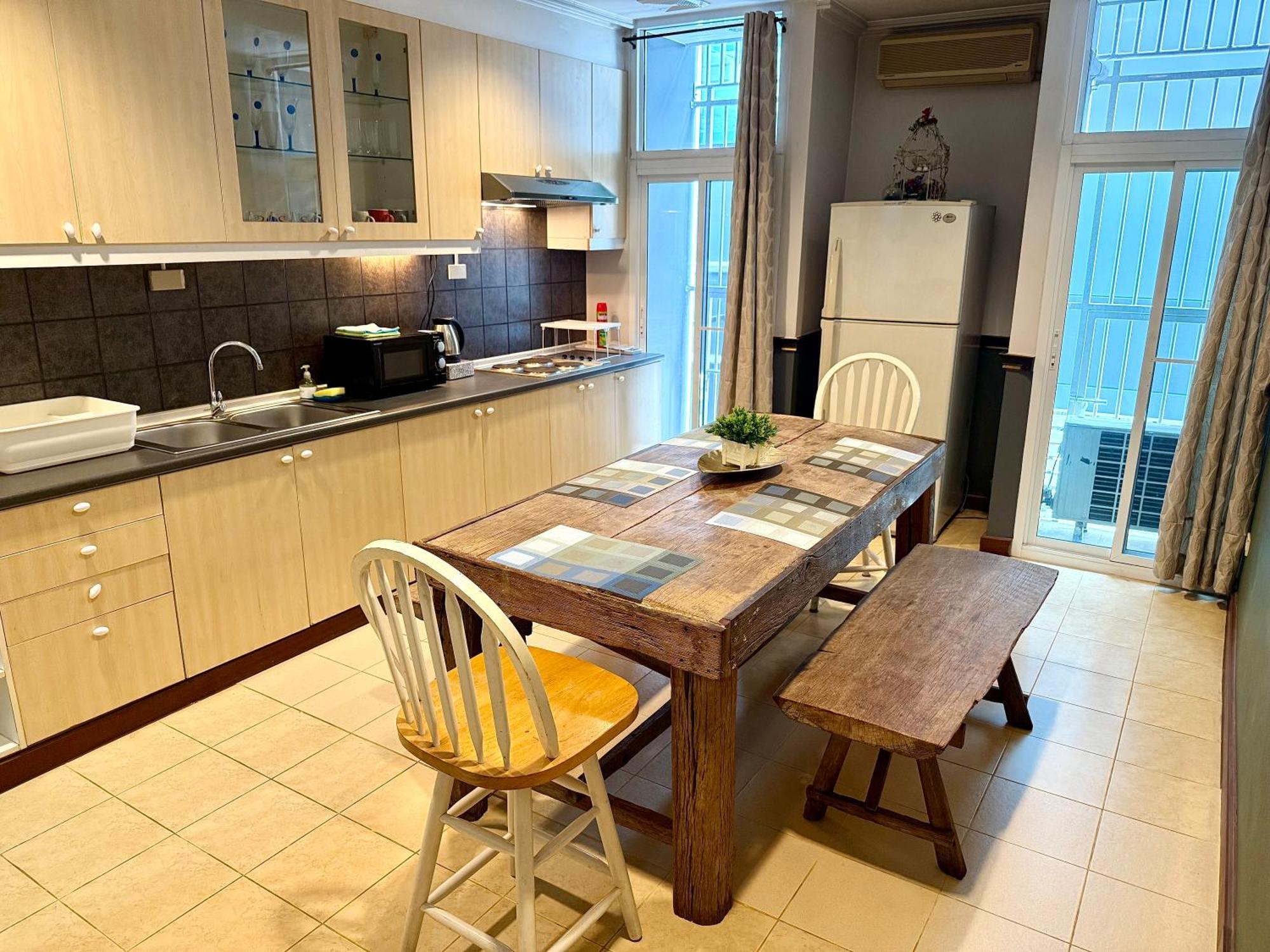 Samsen Suites Spacious 2Br Contemporary Thai Style Bangkok Exterior foto