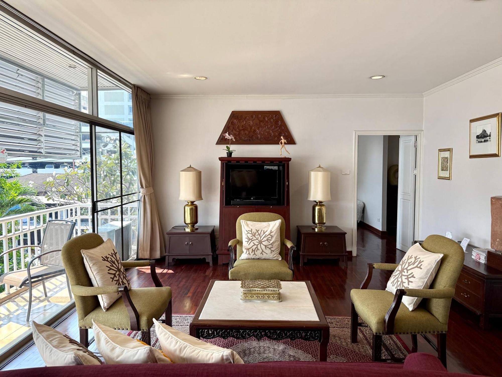 Samsen Suites Spacious 2Br Contemporary Thai Style Bangkok Exterior foto