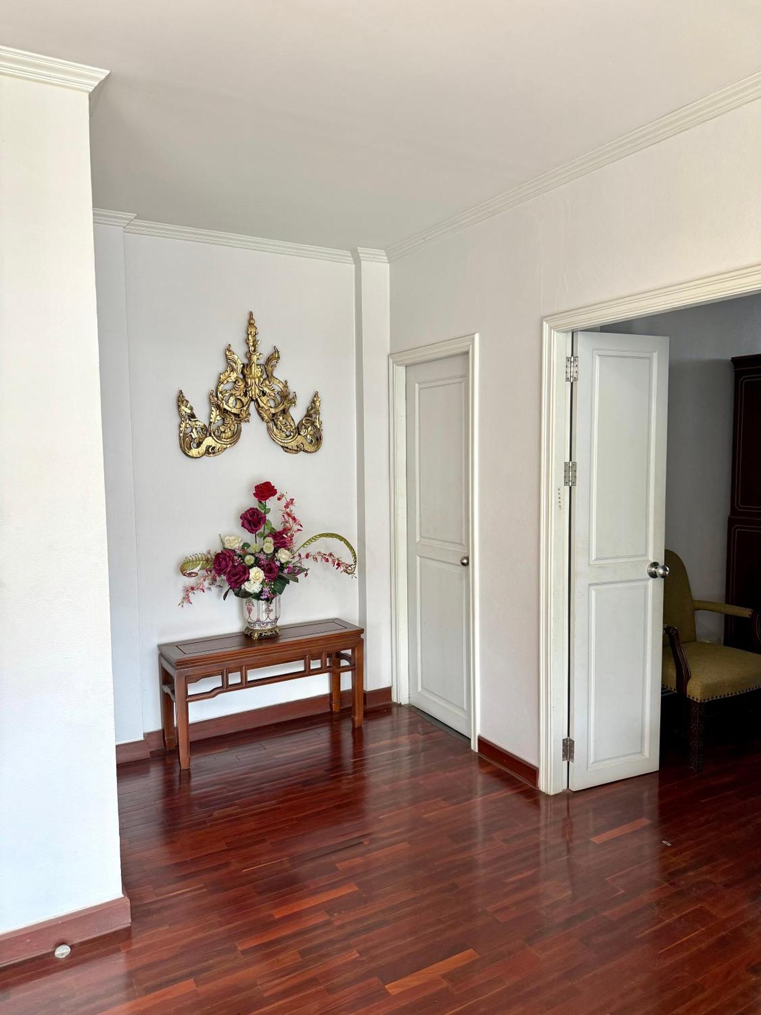 Samsen Suites Spacious 2Br Contemporary Thai Style Bangkok Exterior foto
