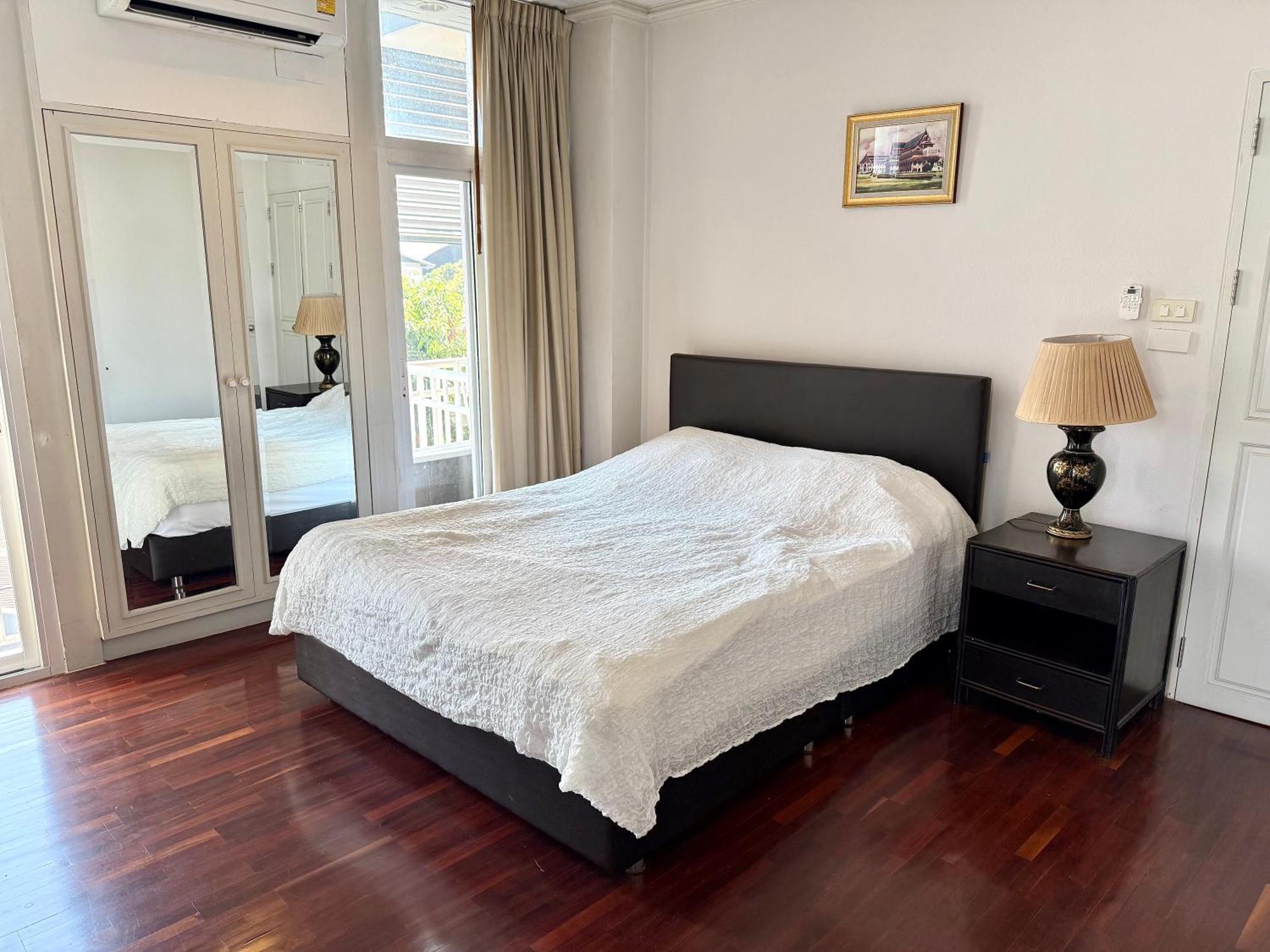 Samsen Suites Spacious 2Br Contemporary Thai Style Bangkok Exterior foto