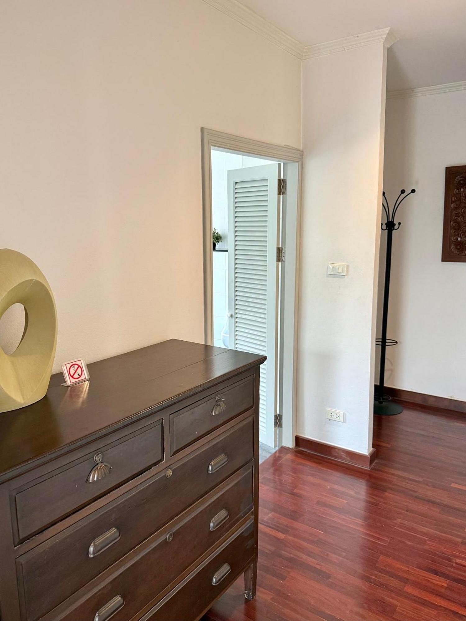 Samsen Suites Spacious 2Br Contemporary Thai Style Bangkok Exterior foto