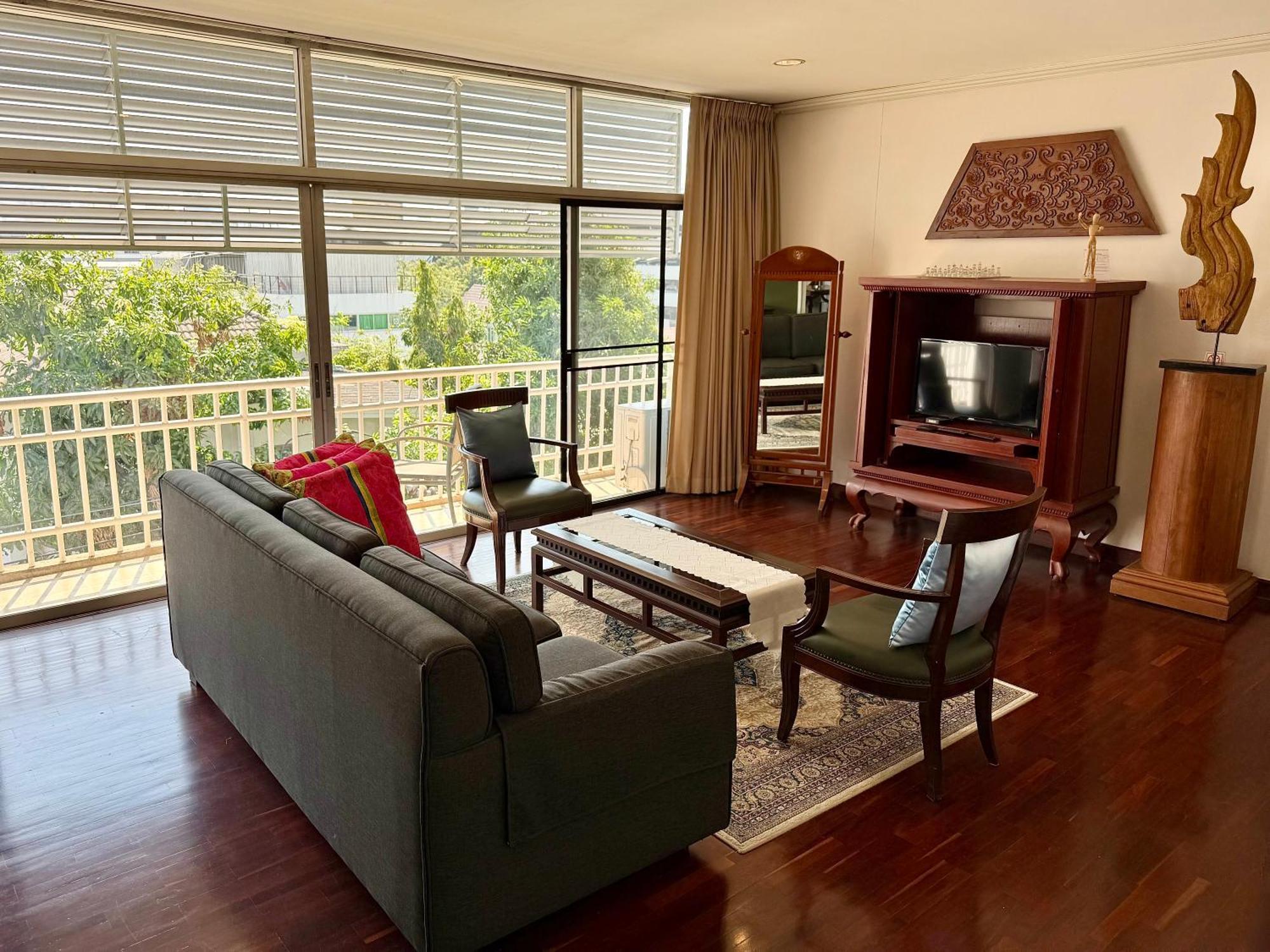 Samsen Suites Spacious 2Br Contemporary Thai Style Bangkok Exterior foto
